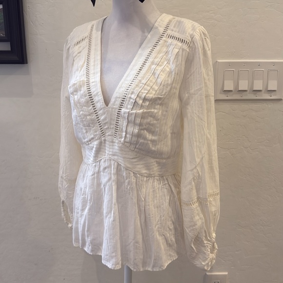 JESSICA SIMPSON | ✨NEW✨ Long Sleeve White Pleated Peplum Blouse in Gardenia - Picture 5 of 8